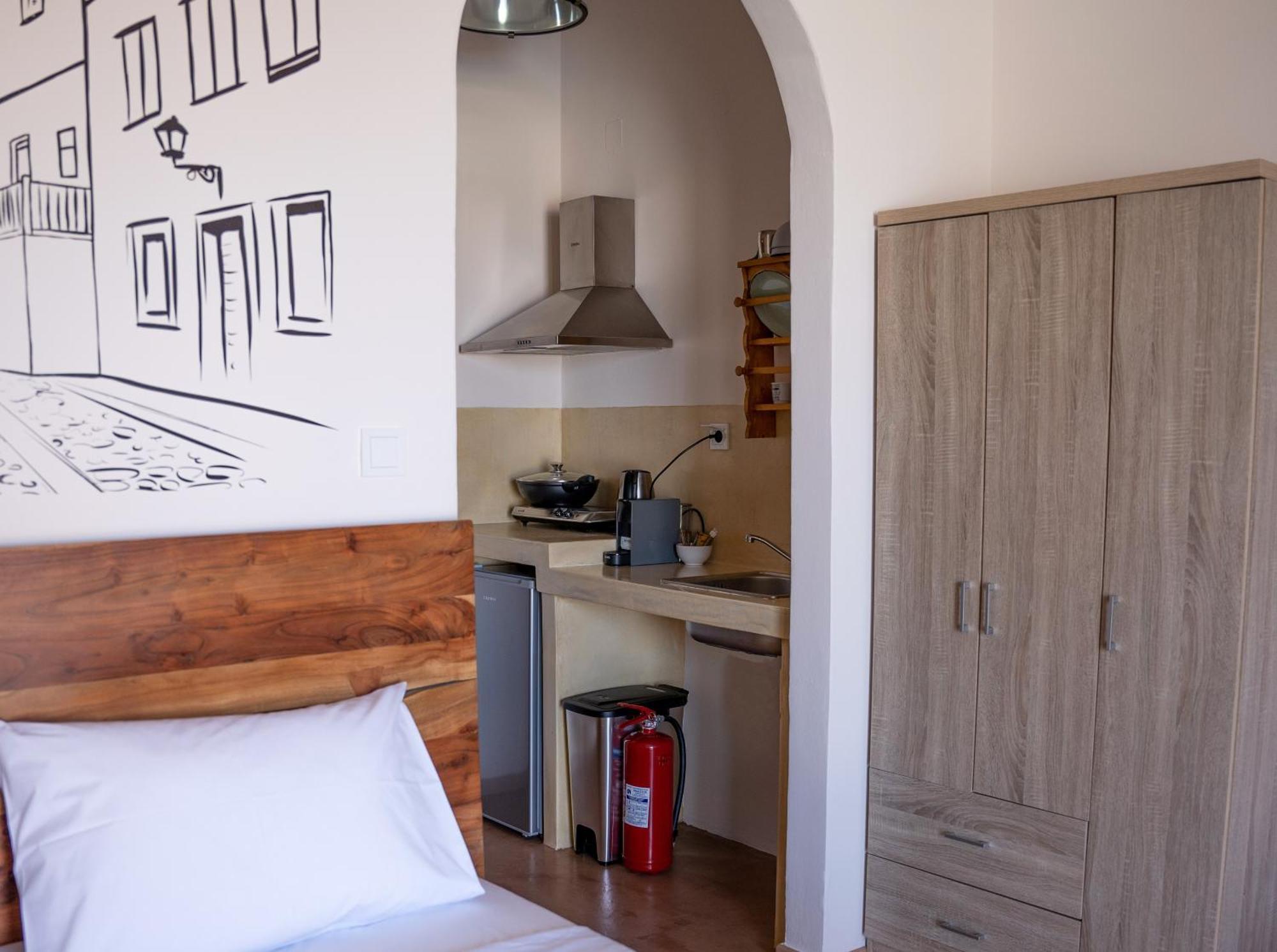 Dipolis Luxury Apartments Syros Episkopion  エクステリア 写真